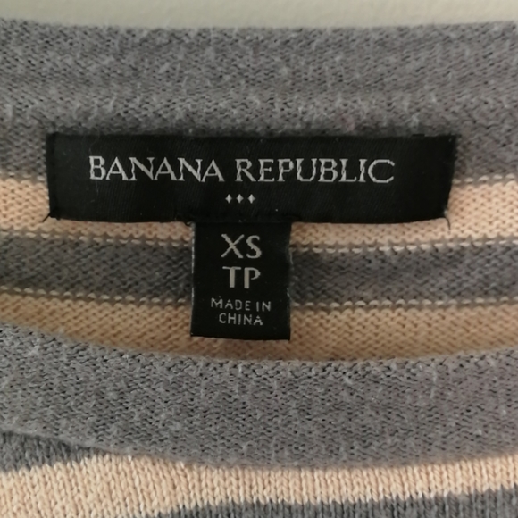 Banana Republic light sweater - Picture 2 of 3
